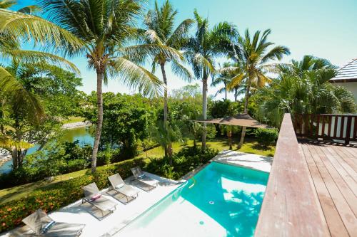Výhled na bazén z ubytování Private Pool Villa in PuntaCana Resort & Club nebo okolí