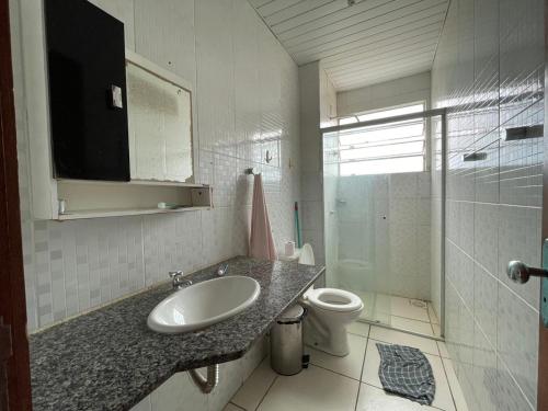 Ένα μπάνιο στο Flat Amarração