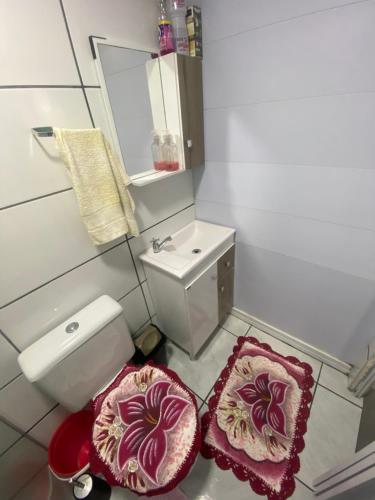 A bathroom at Casa Container completa