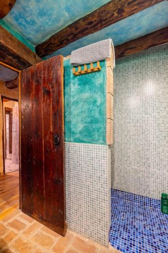 Un baño de Can Miqueló - casa rural 16 hòstes