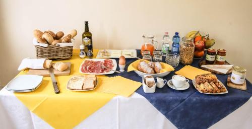 Jídlo v kempu nebo okolí