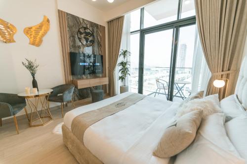 Postel nebo postele na pokoji v ubytování Wonderful Studio with Balcony & City Views