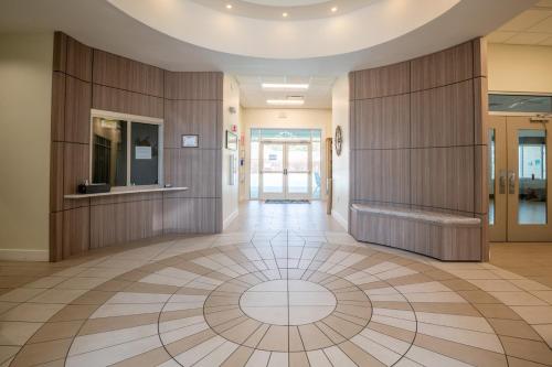 Ο χώρος του λόμπι ή της ρεσεψιόν στο Stunning Magnolia Greens Golf Resort Condo