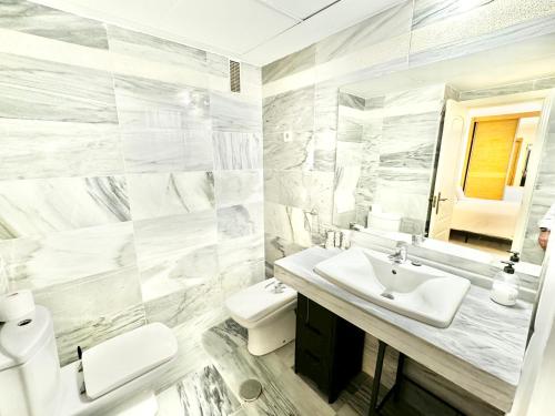 City Center Studio by EaW Homes