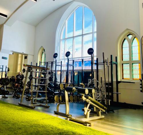 The fitness centre and/or fitness facilities at Hotel St-Thomas