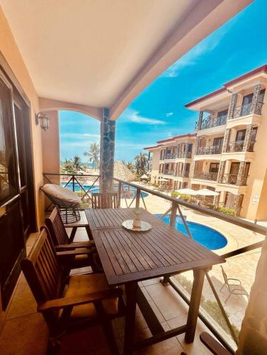 Μπαλκόνι ή βεράντα στο Apartamento de Lujo en Playa Jacó, Frente al Mar, Wifi, AC, Parqueo Privado y Piscinas