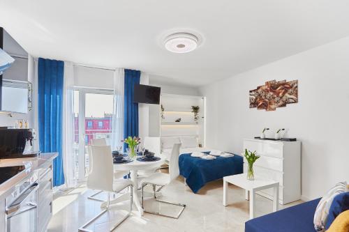 Golden Hour Apartments- Plac Słowiański 43