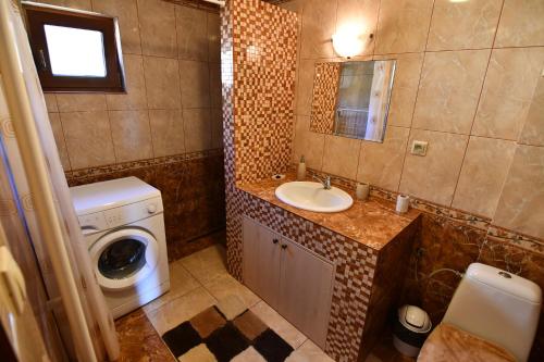 A bathroom at Chata Lipka