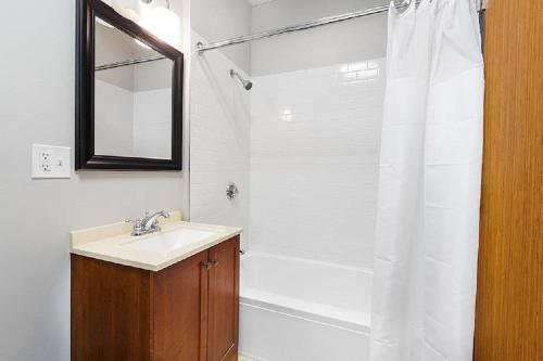 Ένα μπάνιο στο Temple Place Suites 2+3