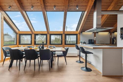 Luxury Maisonette - Haus Seiters - 4 Sterne mit Saunaにあるキッチンまたは簡易キッチン