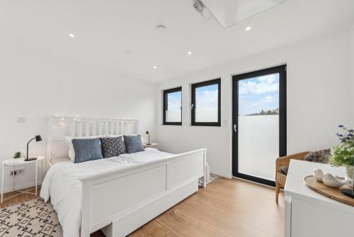 Luxury Maisonette - Haus Seiters - 4 Sterne mit Saunaにあるベッド