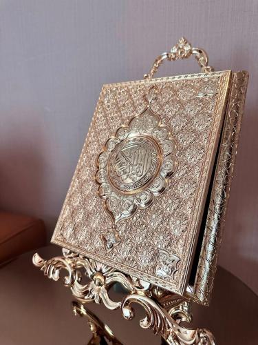 a silver box sitting on top of a table at 2H Hotel in Oran