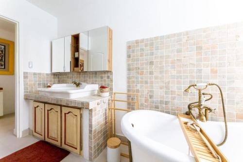 Photo de la galerie de l'établissement La Désirade- Cannes Centre, à Cannes