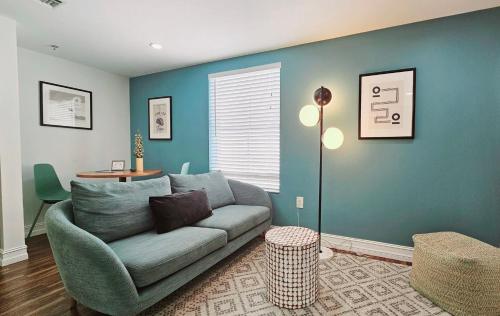 Χώρος καθιστικού στο The Lofts on Clematis 603 Downtown West Palm Beach
