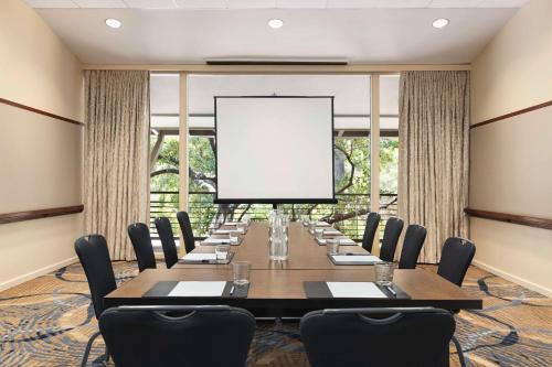 Kawasan bisnes dan/atau bilik persidangan di The Woodlands Resort, Curio Collection by Hilton