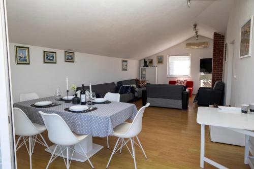 Gallery image of Apartments Jakšić - Žile in Supetar