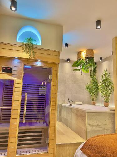 Φωτογραφία από το άλμπουμ του Spa - Sauna privatif plein centre στο Τρουά