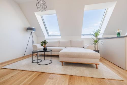 SYMPHONY Apartments 38 - Modern Loft with Terrace and Grill in Central Location