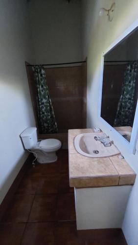 Bilik mandi di Villa Santos