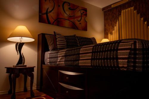Coin salon dans l'établissement Spacious Comfy Room in Cozy Classy Duplex