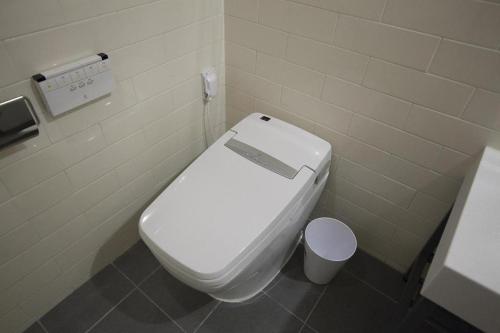 Un baño de Hotel Gray