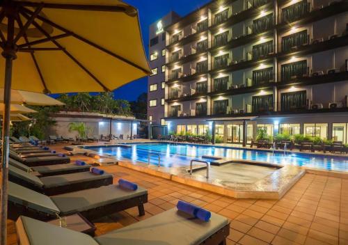 Bazén v ubytování Savotel Hotel nebo v jeho okolí