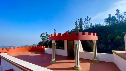 Balcone o terrazza di Willostays Alpine Mansion 6bhk