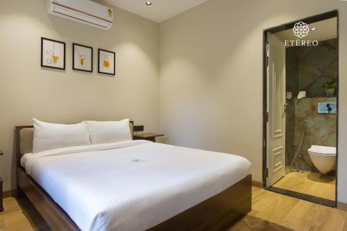Un baño de Etereo Stays, Luxury Premium Apartments Baga, Arpora, Goa
