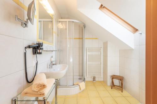 Koupelna v ubytování Das kleine Bio Hotel Tiefenbach