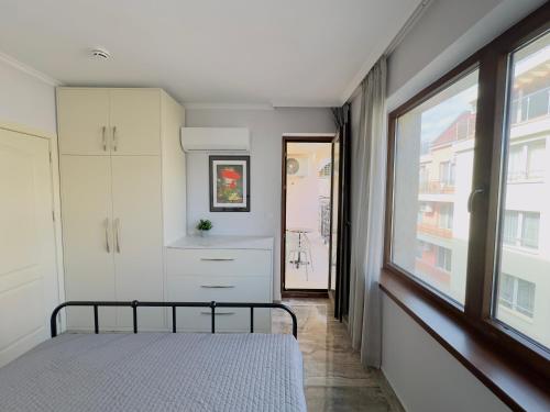 Giường trong phòng chung tại Valencia Gardens - Private apartment - BSR