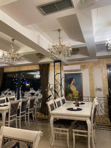 Restoran ili neka druga zalogajnica u objektu Zlatibor Hills Apartments Wellness & Spa