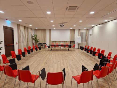 Οι επιχειρηματικές εγκαταστάσεις ή/και οι αίθουσες συνεδριάσεων στο L'Insolito Posto