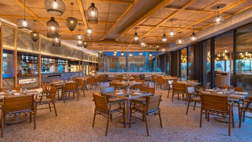 Restaurace v ubytování Swissotel Resort And Spa Cesme