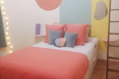 Кровать или кровати в номере Appartement d'une chambre avec wifi a Avignon