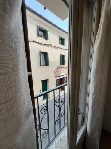 Balkoni atau teres di Ca' Del Vecio, in centro storico, Piazza Garibaldi