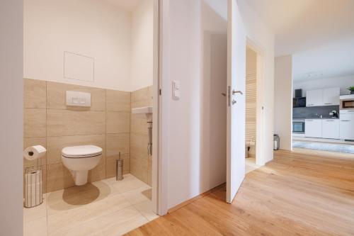 SYMPHONY Apartments 42 - Modern Loft with Terrace and Grill in Central Location