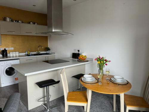 Η κουζίνα ή μικρή κουζίνα στο Quayside Apartment -2 Bedrooms - Sleeps 4
