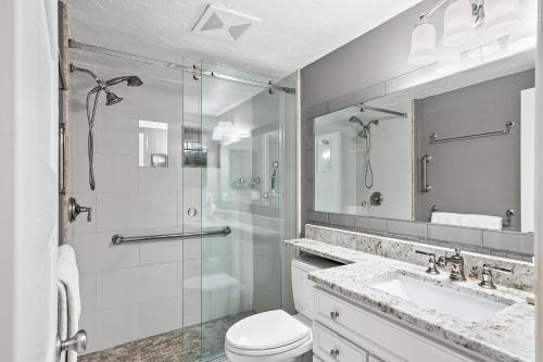 Phòng tắm tại Seaside Beach House 105