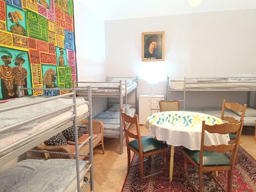 Posezení v ubytování Bridgetown Hostel