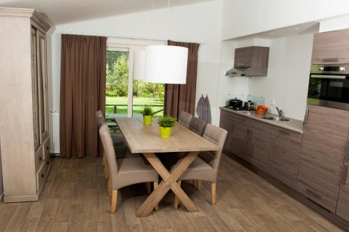 Φωτογραφία από το άλμπουμ του Boslodge XL σε Alphen