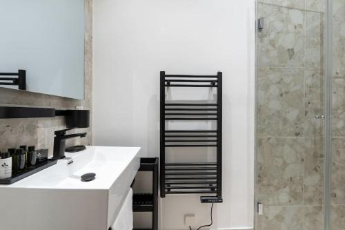 Pristine 1BR Suite, Quick to City by HM