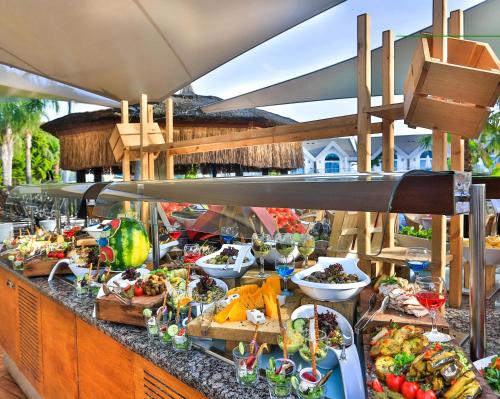 Mad på resortet eller i nærheden