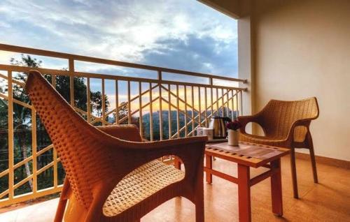 Balcony o terrace sa Hill View Resort Munnar