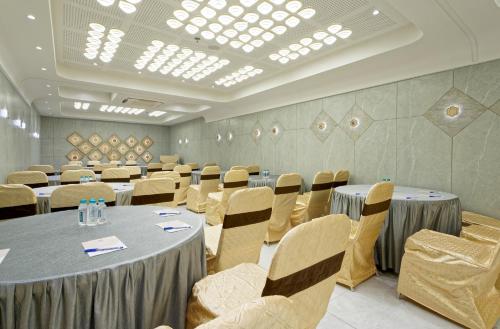 Exora Innにあるビジネスエリアまたは会議室