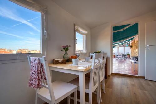 Panoramic Penthouse with terrace - 20 minutes from San Siro & Duomo
