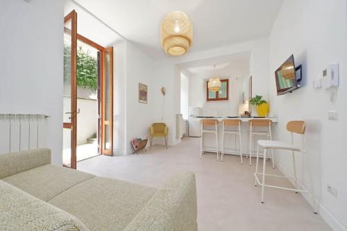 Vatican apartment with parking