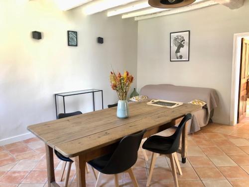 Photo de la galerie de l'établissement Chambre d'hôtes La Floralie, à Saint-Crépin-de-Richemont