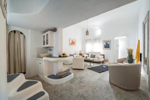 Astra House by Mykonos Mood