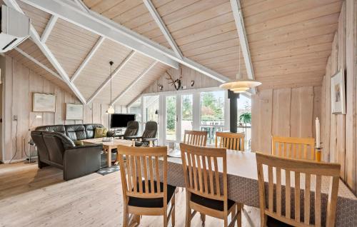 TV a/nebo společenská místnost v ubytování Holiday Home Sydskrænten Oksbøl Denmark