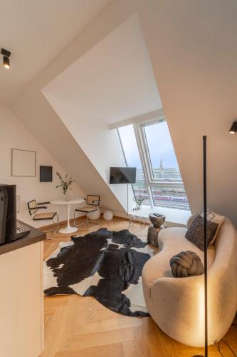 josef's home I Penthouse I Balcony & City Views